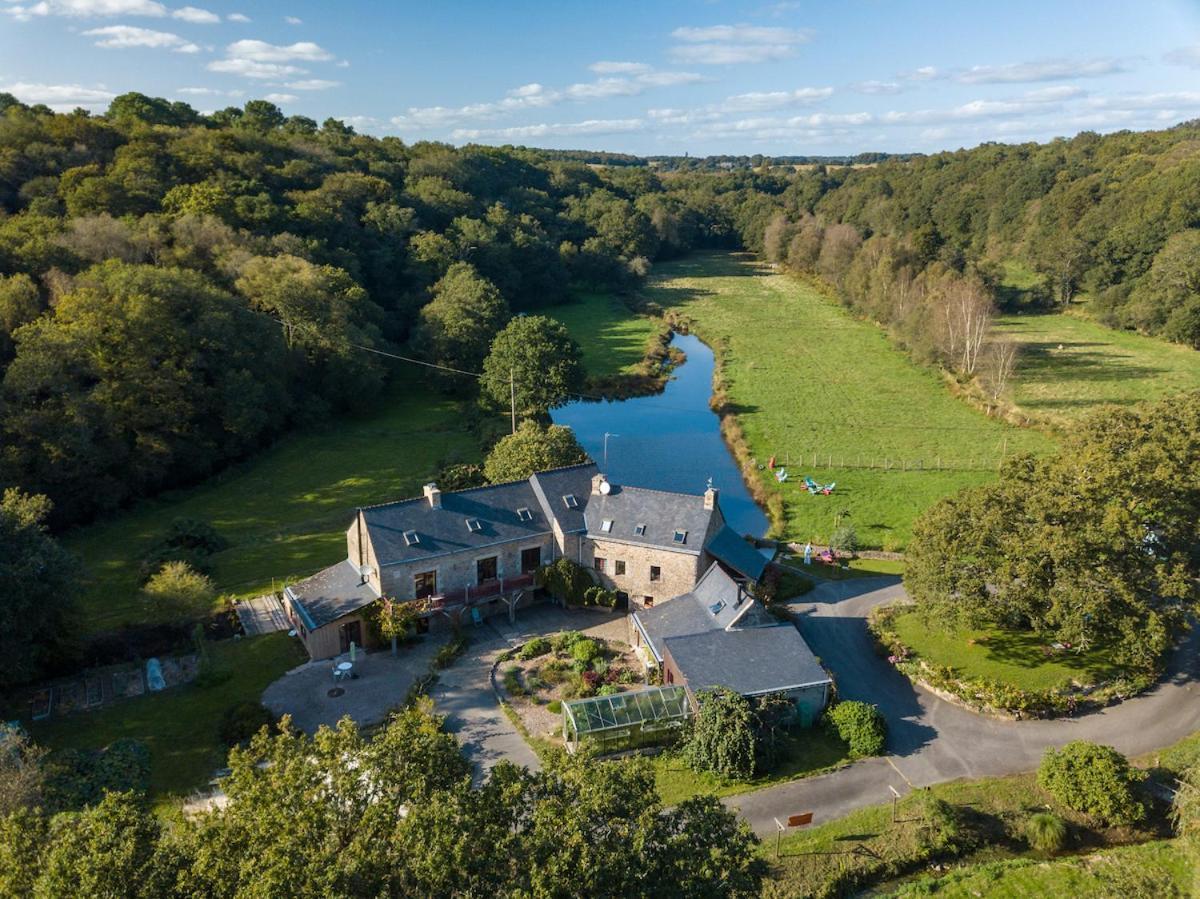 Le Moulin Des Hirondelles Bed & Breakfast Pluvigner Екстериор снимка